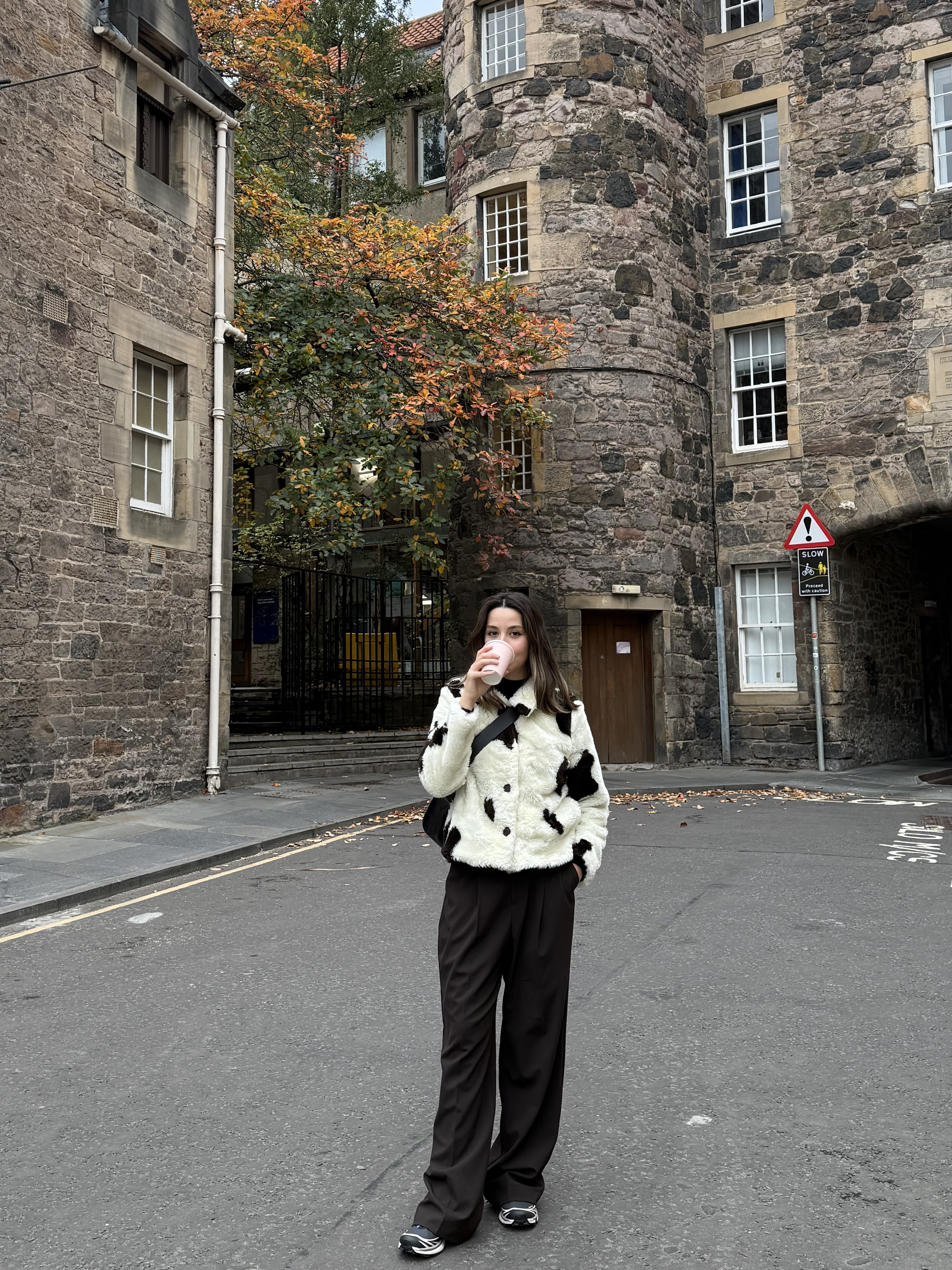 image credit : @sumeyyeakhan