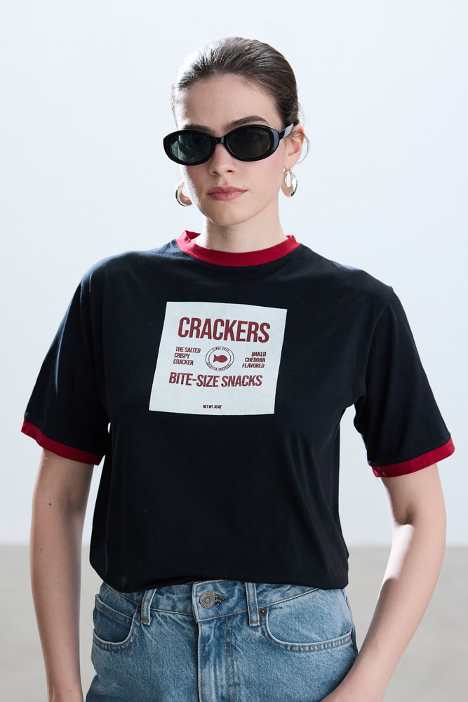 CRACKERS T-SHIRT