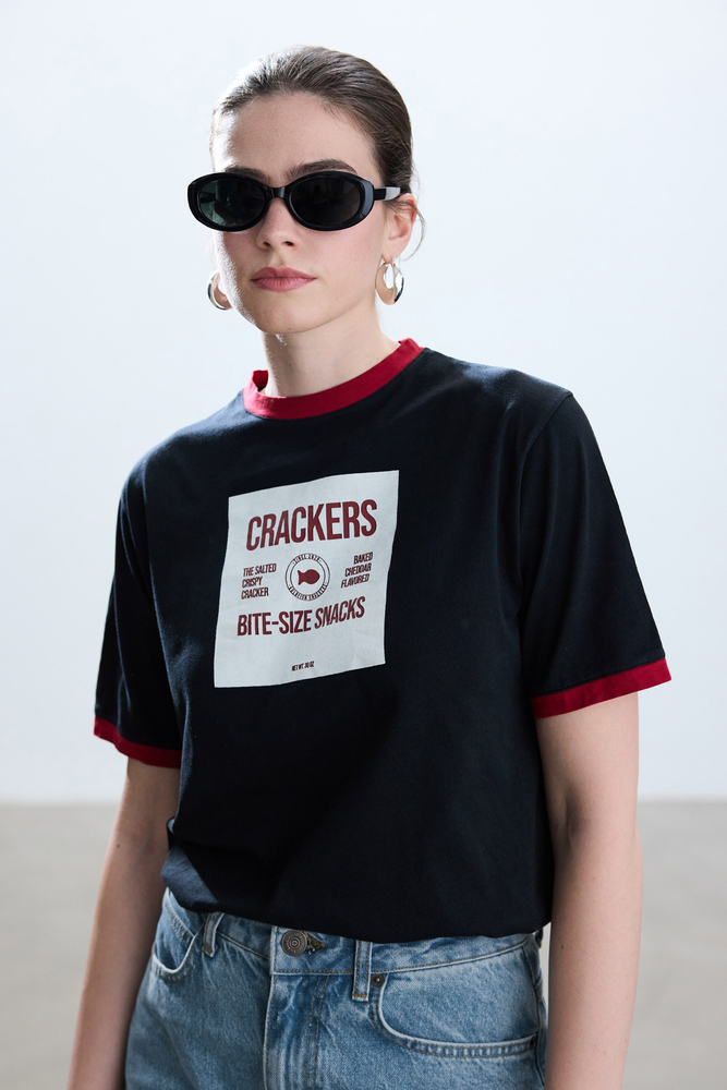 CRACKERS T-SHIRT - Thumbnail