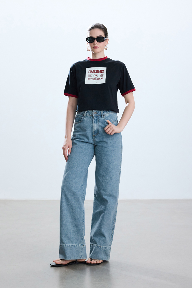 CRACKERS T-SHIRT - Thumbnail