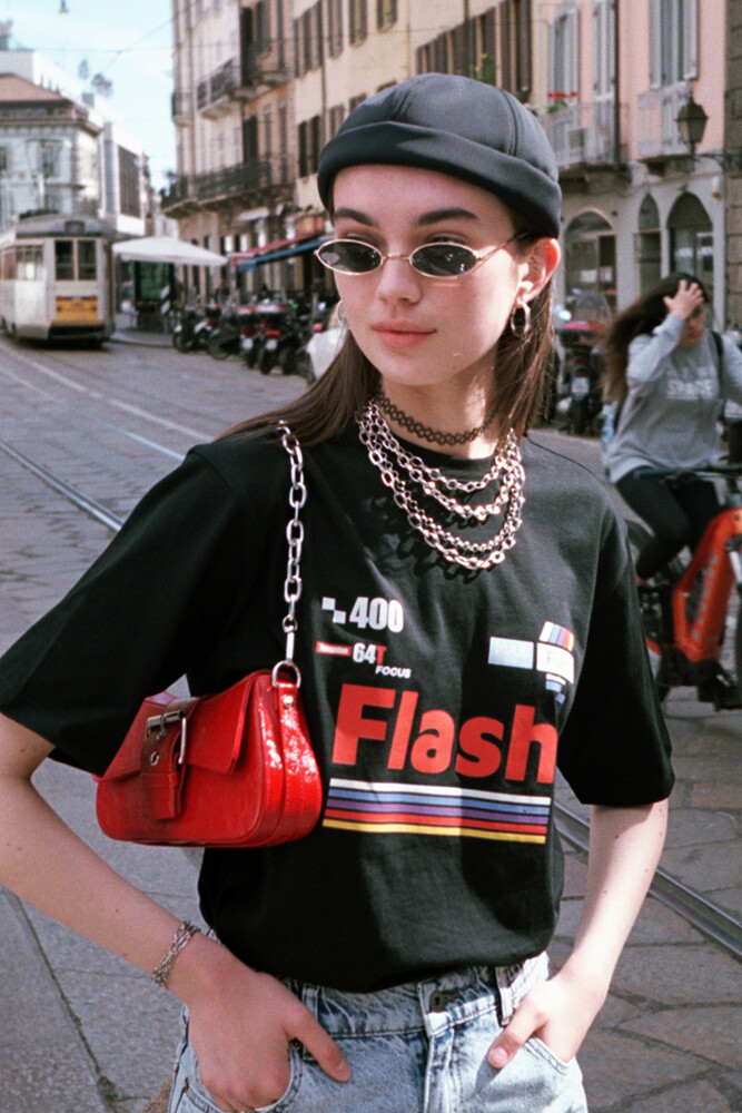 KIRMIZI ZİNCİRLİ VINTAGE BAGET ÇANTA
